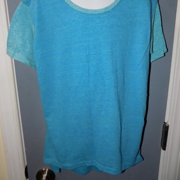 Lularoe Gracie Two Tone Blue Shirt Size 8 Girl's - Picture 2 of 3